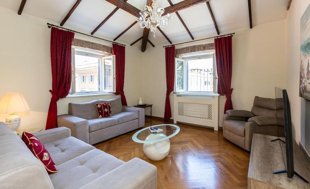 Rental in Rome Monti Atmosphere Apartment - Tap to explore photos