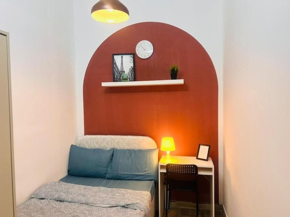 Niche Partition Room in Tecom Near Metro Room Type - Economy Double Room, Balcony, City View