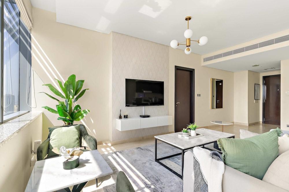 Silkhaus Premium 1bdr Stay With Difc Views - Tap to explore photos