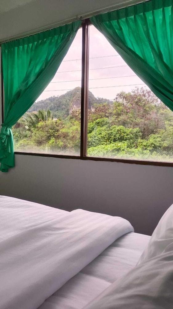 Mountain View Hostel - Krabi Airport Room Type - Comfort Double Room, Hill View