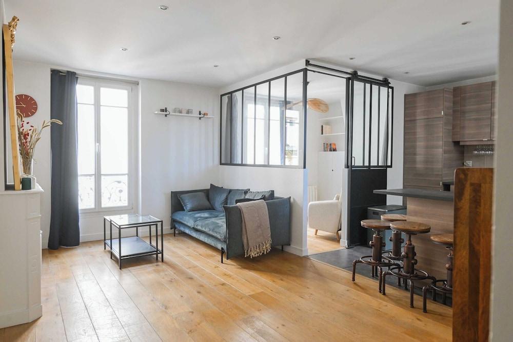 Modern Apartment - 2br-4p- Canal Saint-martin - Tap to explore photos
