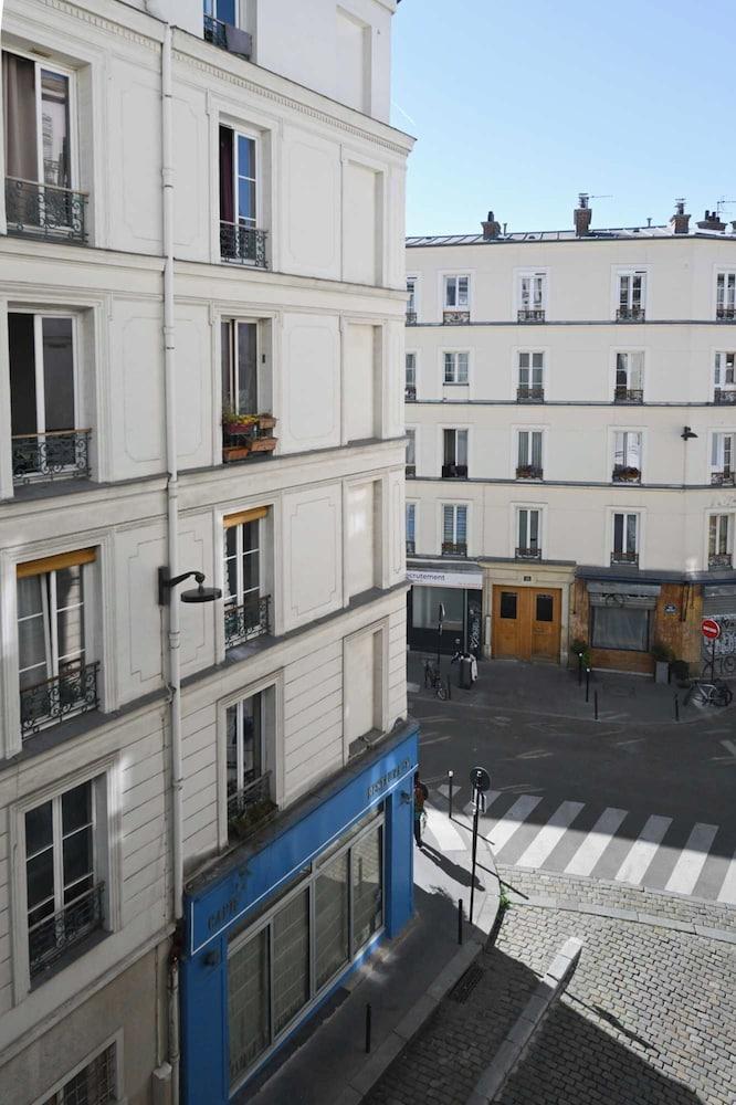 Modern Apartment - 2br-4p- Canal Saint-martin - Tap to explore photos