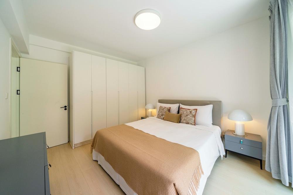 Tyms Stylish 3BR 2BA Apt Xujiahui Shops - Tap to explore photos