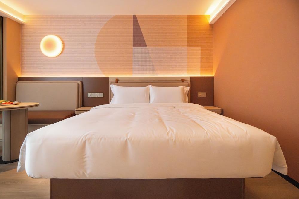 Leston Hotel Sukhumvit - Tap to explore photos