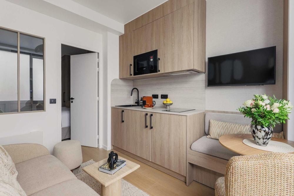 Elegant Apartment - 1br- 4P- Trocadero - Tap to explore photos
