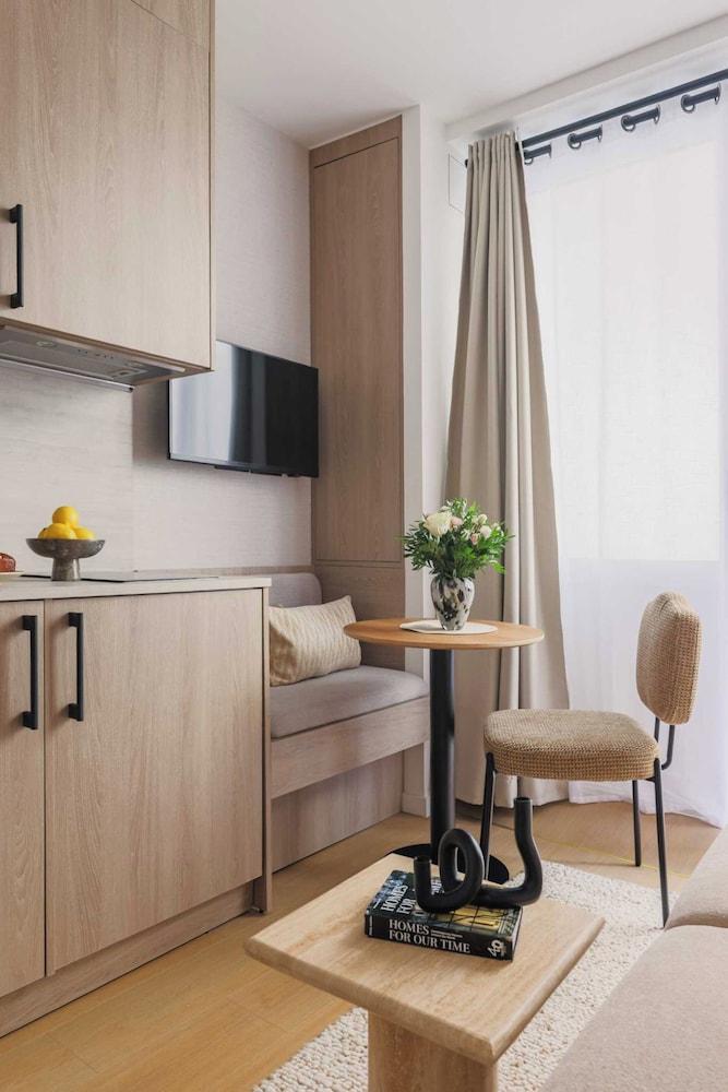 Elegant Apartment - 1br- 4P- Trocadero - Tap to explore photos