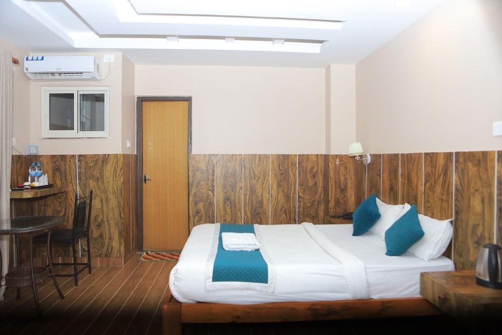 Hotel See You Again Room Type - Deluxe Double Room
