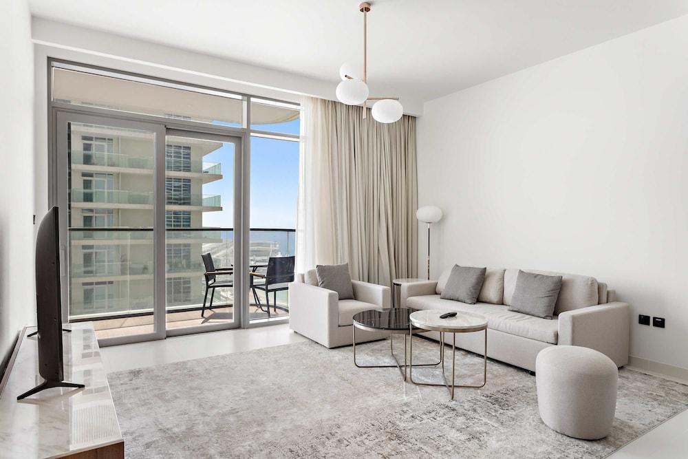 Silkhaus 1bdr w Beach Access Marina Vista