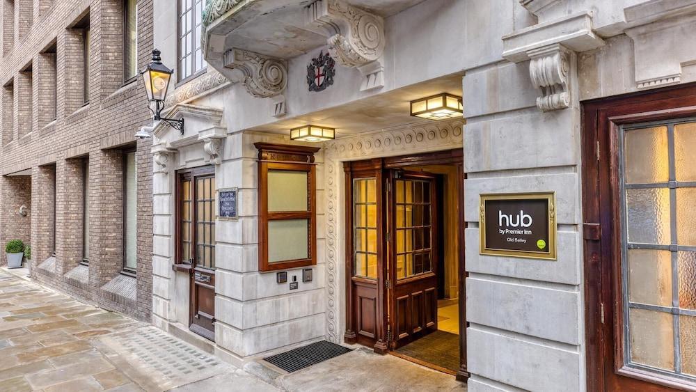 Hub By Premier Inn London Farringdon - Old Bailey - Tap to explore photos