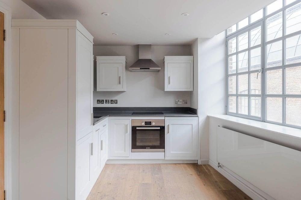 The Eyre Suite Four - Farringdon - by Frankie Room Type - Apartment, 1 Double Bed with Sofa bed, Kitchen, City View (Sandra House 4) The Eyre Suite Four - Farringdon - by Frankie Room Type - Apartment, 1 Double Bed with Sofa bed, Kitchen, City View (Sandra House 4)