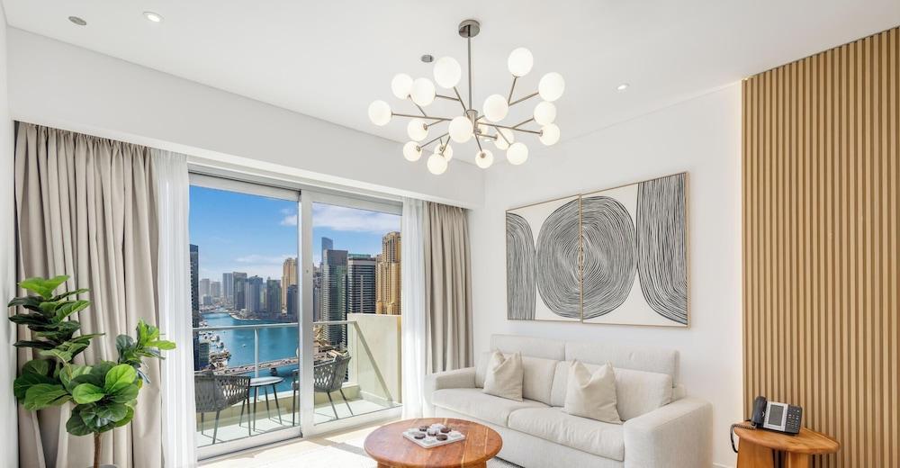 LUX The JW Marina Suite 5 Room Type - Apartment