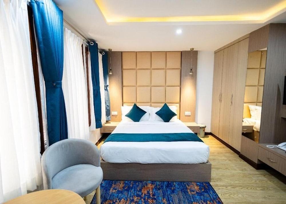 SRK Service Apartment And Hotel Room Type - Deluxe Single Room