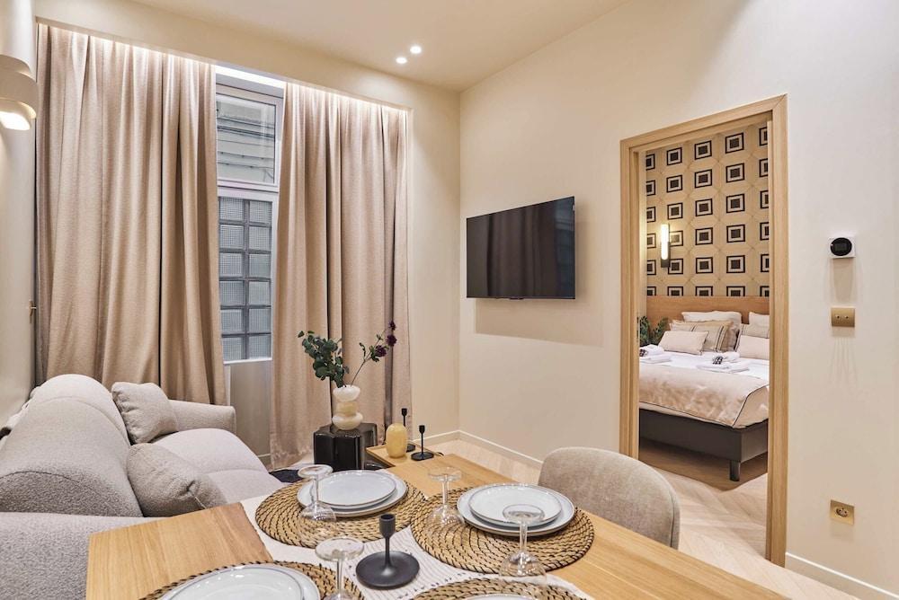 Apartment Suite Saint Germain / Rue de Rennes
