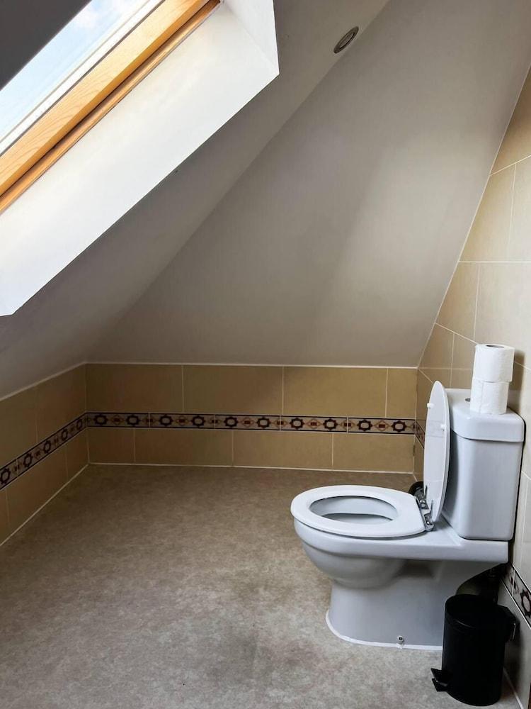 Zozy Anson Room Type - Panoramic Studio, Ensuite, Garden View