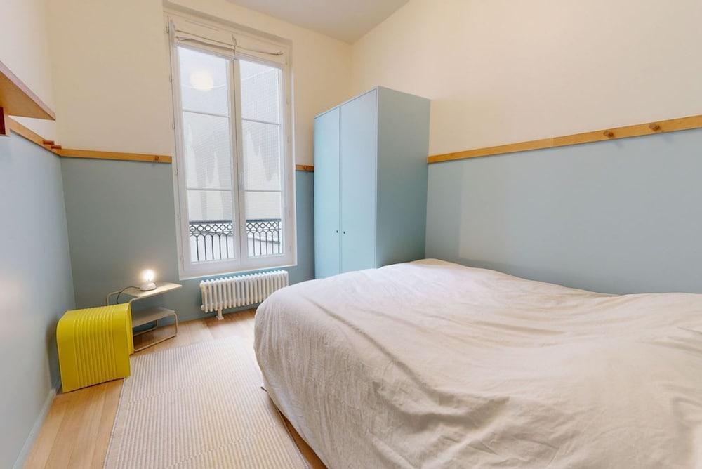 Joivy Charming 2-bed Flat w/ Shared Spaces - Tap to explore photos