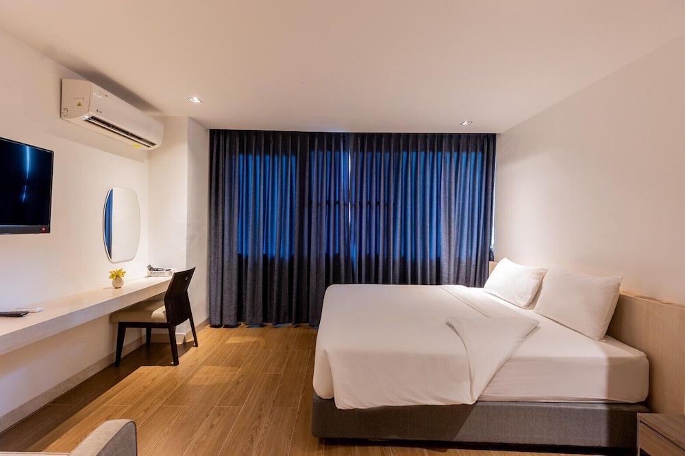 Sukhothai Residence Ruamrudee Room Type - Superior Double Room, City View