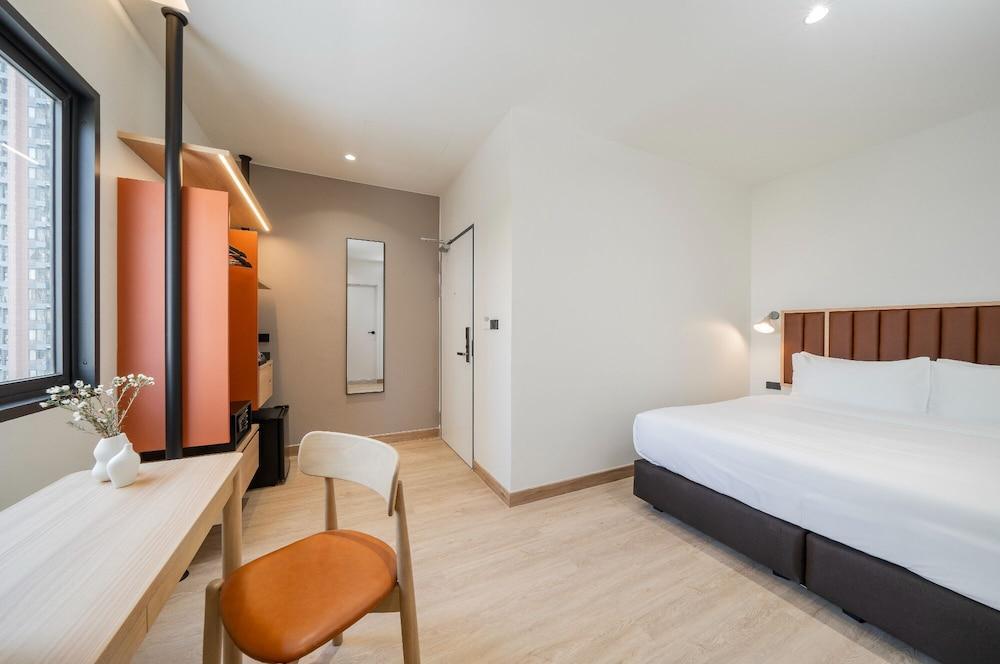 Asoka Hotel Room Type - Superior Double Room, City View