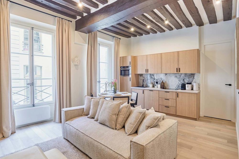 Charming Apartment in the Center of Paris - Tap to explore photos