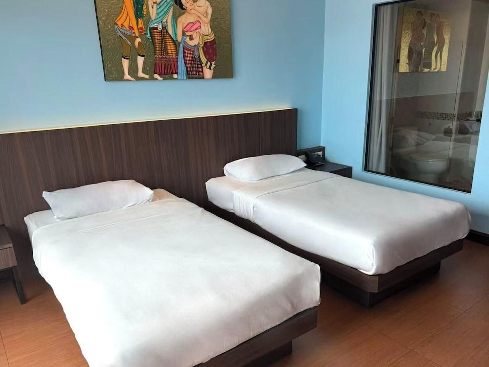 MIDO HOTEL PATTAYA Room Type - Executive Double Room, City View