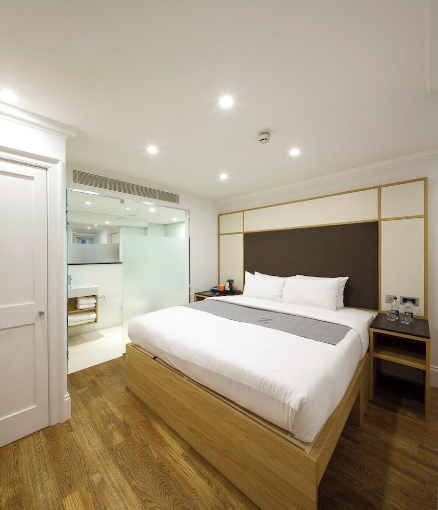 The Z Hotel at Gloucester Place Room Type - Club King Room (All Inclusive)