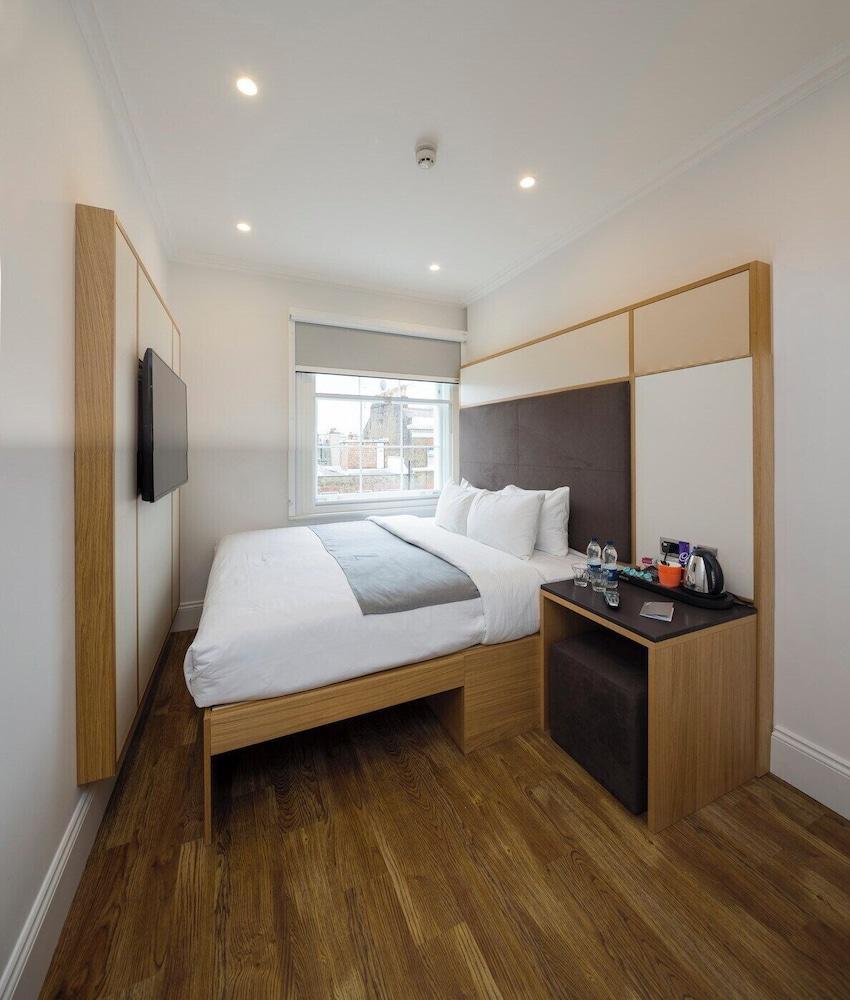 The Z Hotel at Gloucester Place Room Type - Queen Room