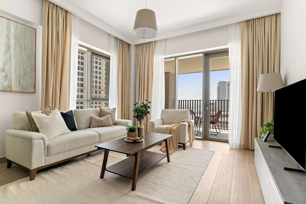 Silkhaus Chic 1BR Creek Beach Grove Pool View