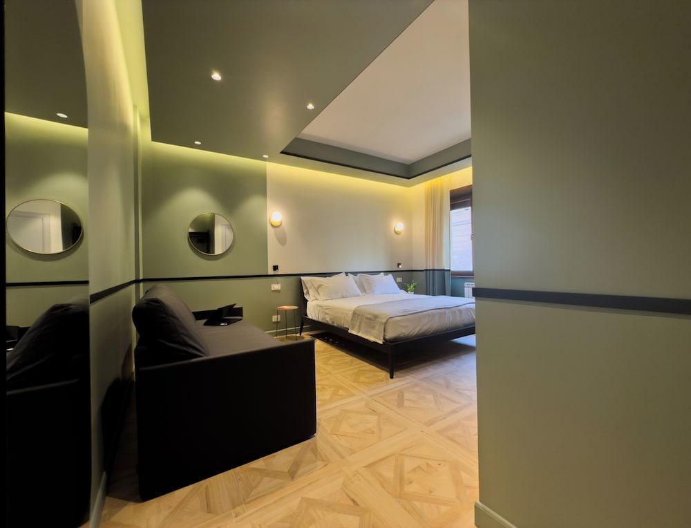 Vatican Domus Stefania Guest House Room Type - Comfort Quadruple Room, Private Bathroom, City View