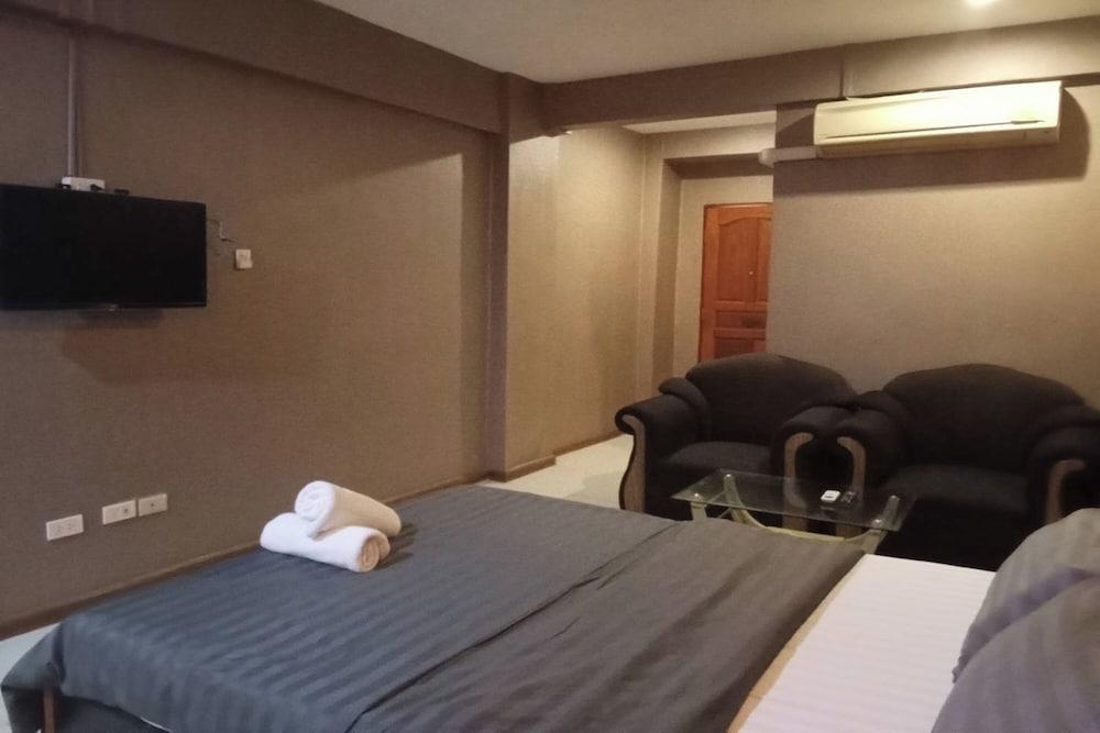 @41 Bkk Hotel Rama9 - Tap to explore photos