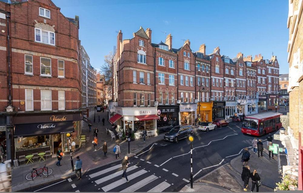 Trendy Hampstead Flat RH7 - Tap to explore photos