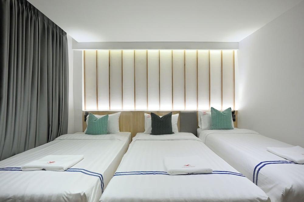 Tori Primo Hotel Room Type - Deluxe Triple Room, City View