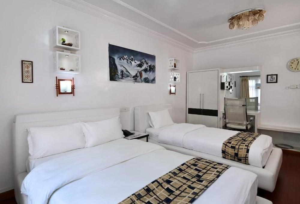 HotelMSquare Room Type - Deluxe Twin Room