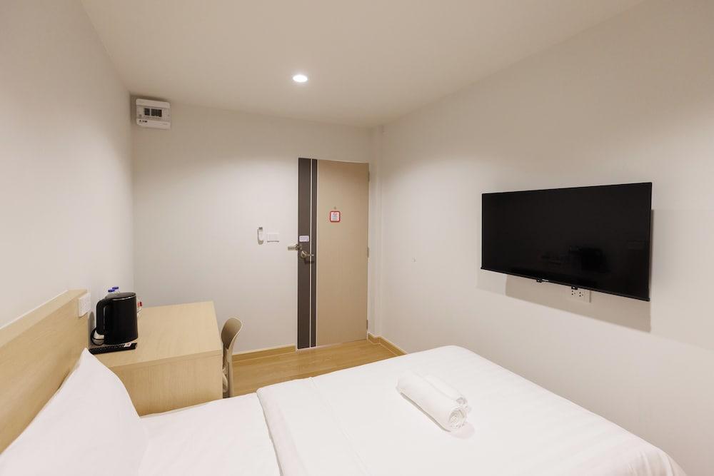 Takka Hotel - Bearing - Tap to explore photos