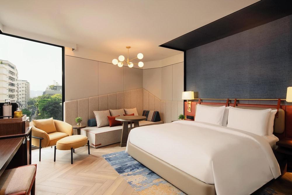 Canopy By Hilton Bangkok Sukhumvit Room Type - King Canopy Corner Room Canopy By Hilton Bangkok Sukhumvit Room Type - King Canopy Corner Room
