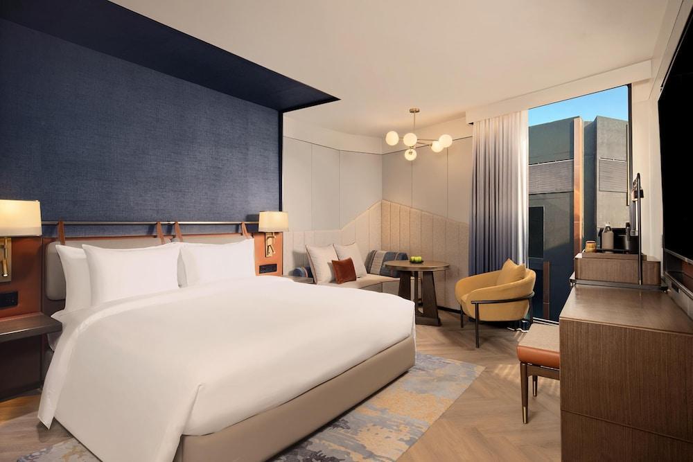 Canopy By Hilton Bangkok Sukhumvit Room Type - King Canopy Courtyard Deluxe Canopy By Hilton Bangkok Sukhumvit Room Type - King Canopy Courtyard Deluxe