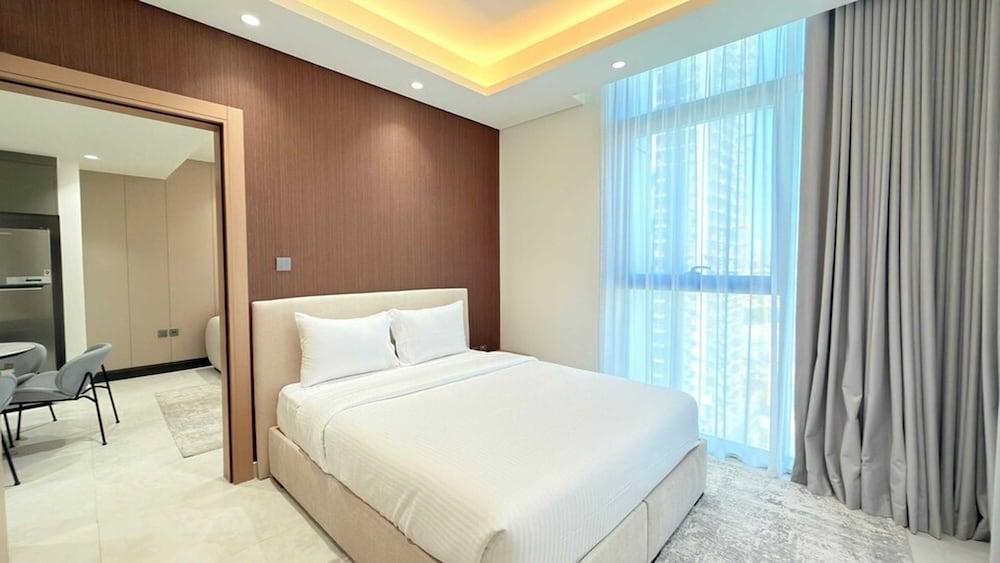Cloud Tower 1br With Parking Pool Gym Room Type - Standard Apartment, 1 Bedroom