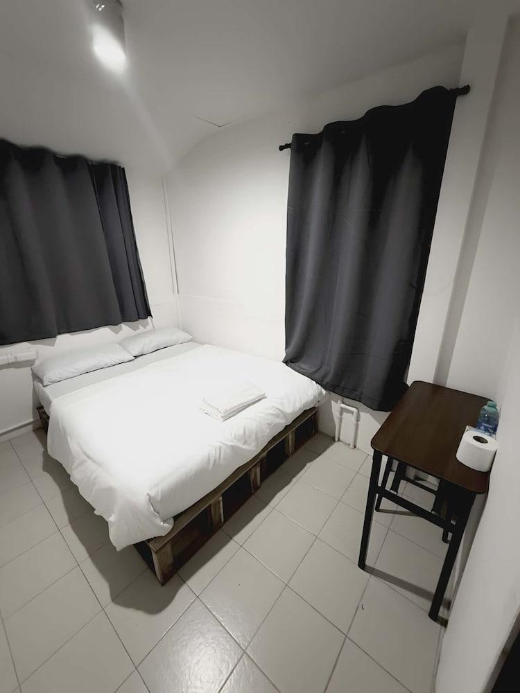 Znap Khaosan Room Type - Double Room