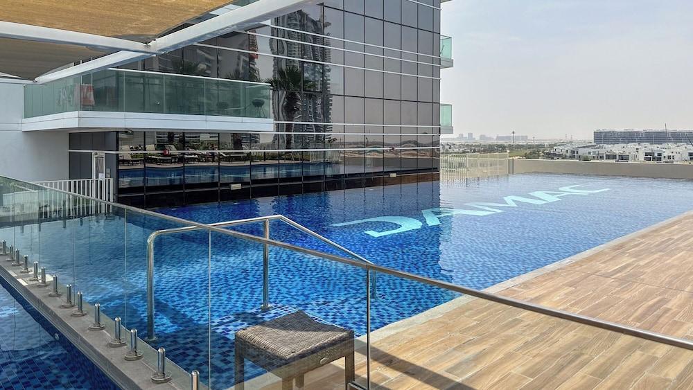 Maison Privee - Refined Studio w/ Top Facilities in Damac Hills - Tap to explore photos