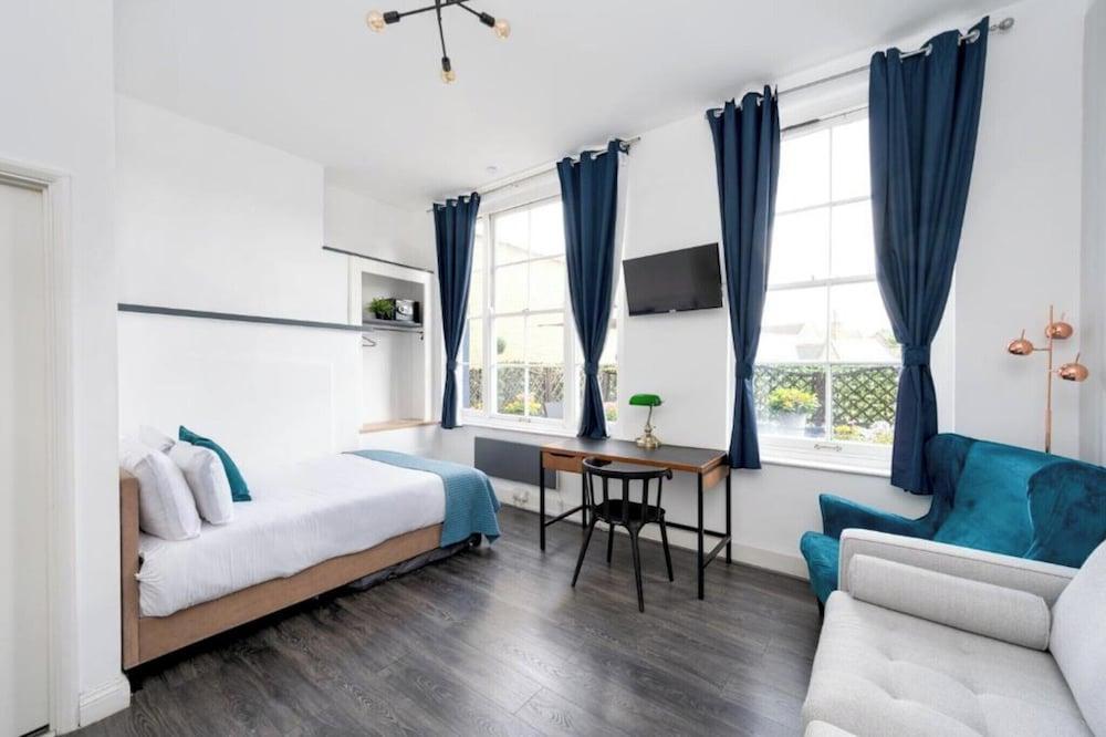 The Brickline Shoreditch Room Type - Comfort Apartment, 1 Double Bed with Sofa bed, Non Smoking, City View