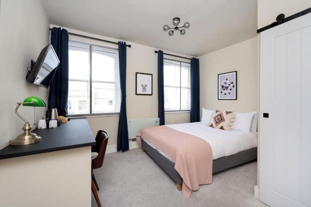 The Brickline Shoreditch Room Type - Standard Double Room, 1 Double Bed, Private Bathroom The Brickline Shoreditch Room Type - Standard Double Room, 1 Double Bed, Private Bathroom