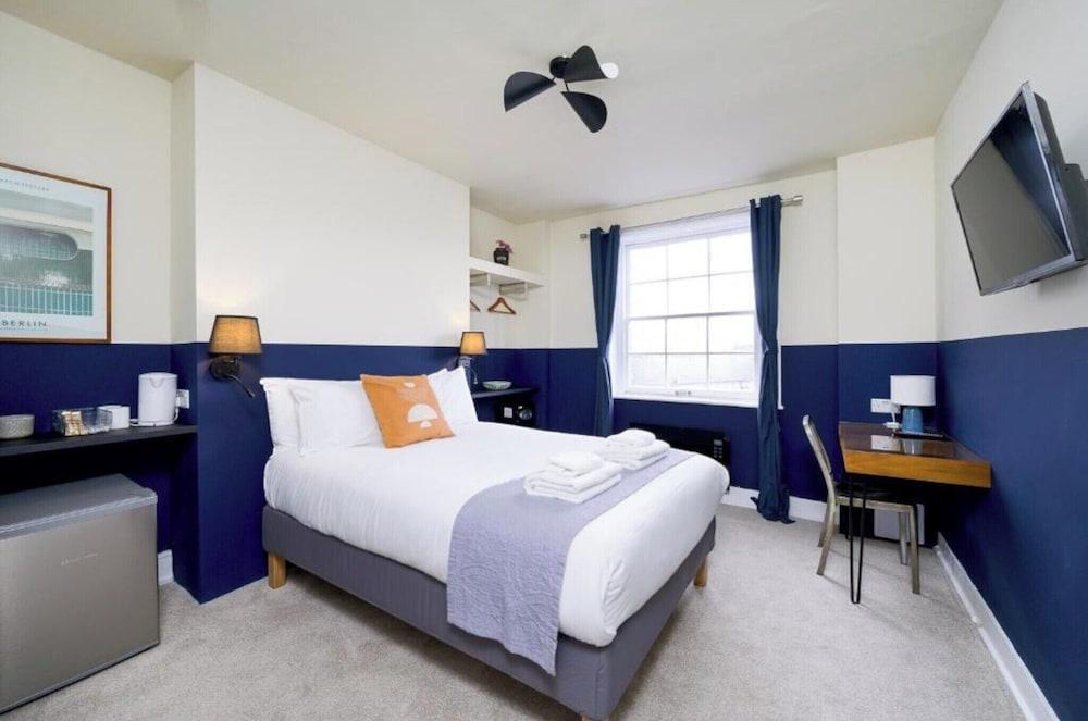The Brickline Shoreditch Room Type - Superior Double Room, 1 Double Bed, Private Bathroom