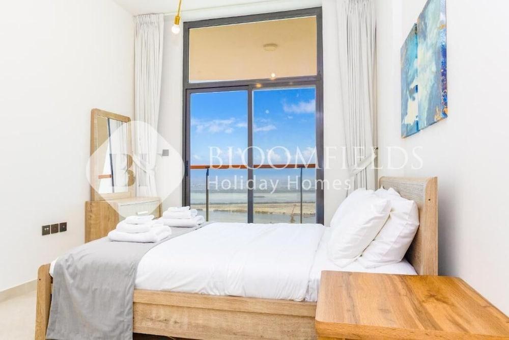 Bloomfields 1Br Avenue Suite Bingha Room Type - Apartment, Balcony, Canal View