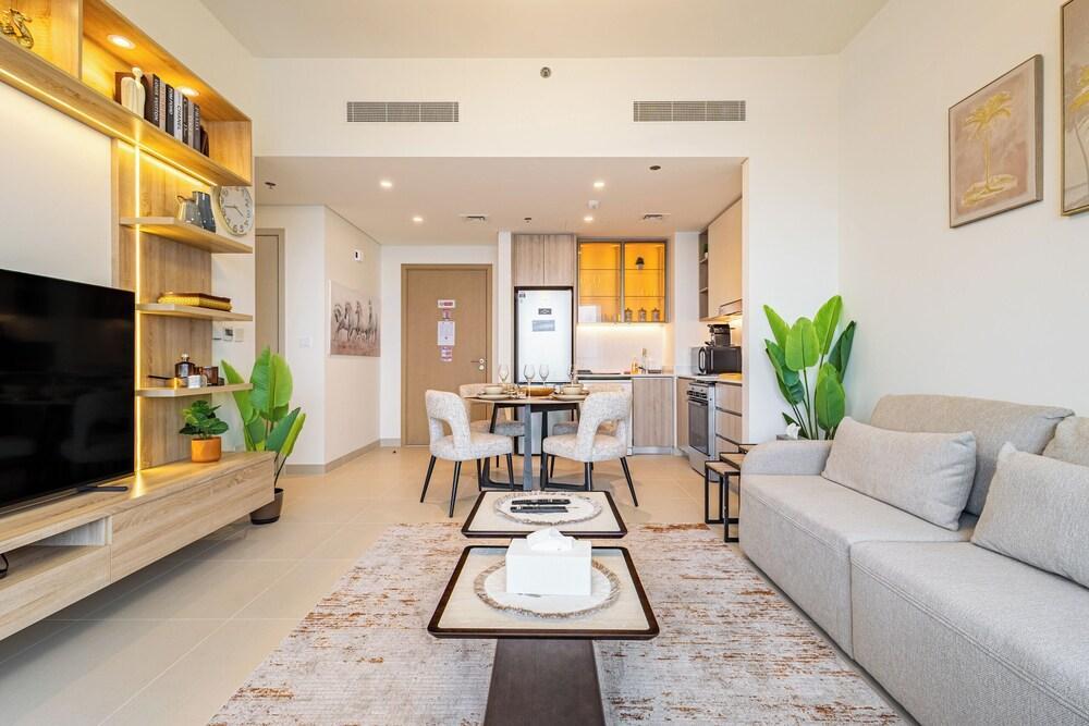 Superhost 1BR Near Dubai Hills Mall - Tap to explore photos
