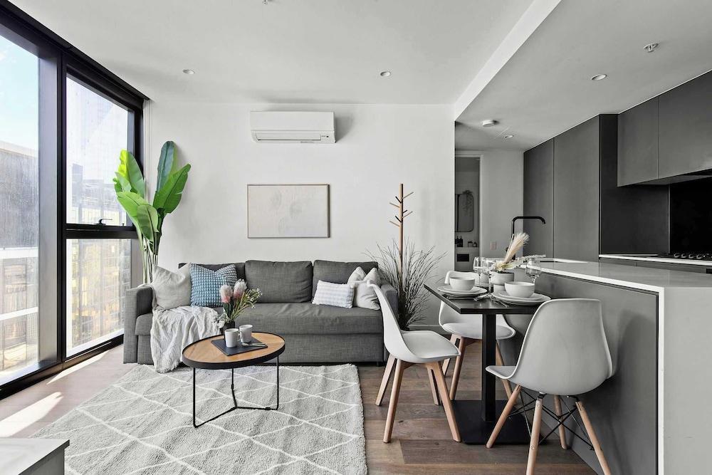 Stylish 2BR Close to Melbourne Central & QV - Tap to explore photos