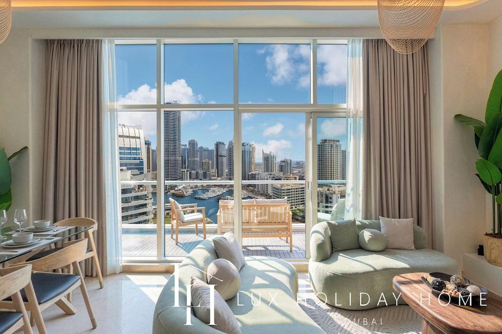 LUX The Dorra Bay Marina View Suite - Tap to explore photos