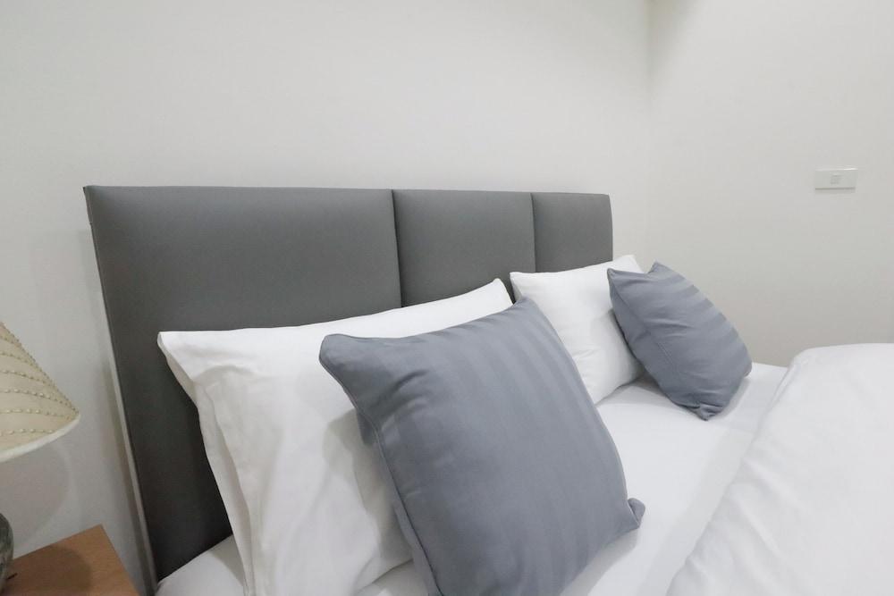 Vintana Siam Hotel Bangkok Room Type - Double Room with Private Bathroom (No Windows)
