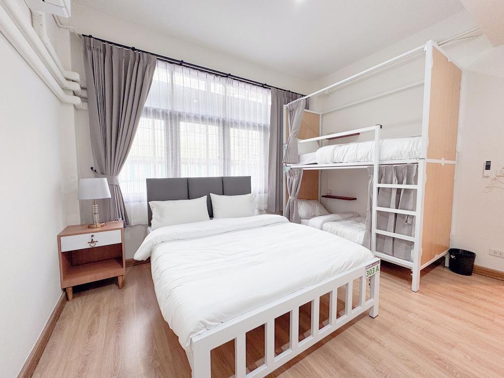 Vintana Siam Hotel Bangkok Room Type - Family Room with Shared Bathroom