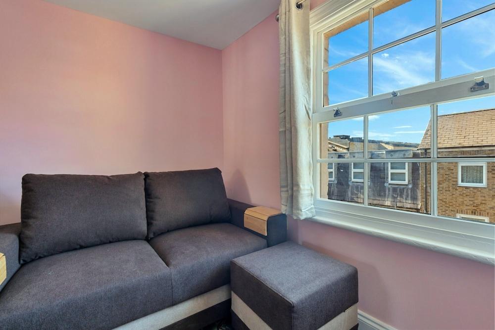 Studio in Greenwich Near Royal Observatory - Tap to explore photos