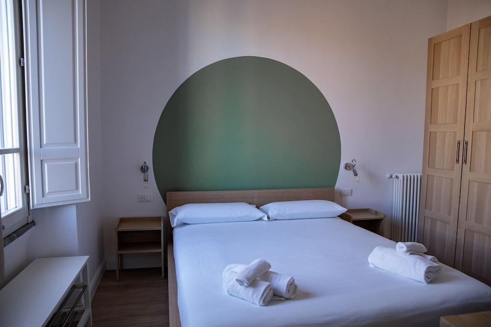 Vaticano Venticinque Guest House - Tap to explore photos