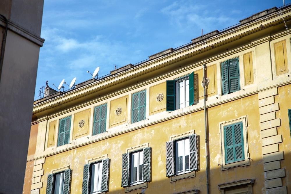 Vaticano Venticinque Guest House - Tap to explore photos