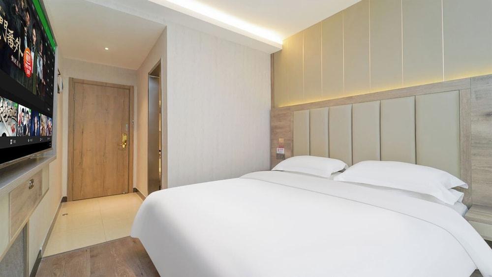 Jinglai Hotel Shanghai Bund Branch Room Type - Superior Queen Room